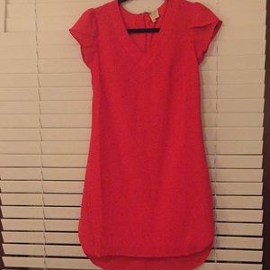 Red short sleeve dress